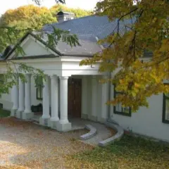 Historia dworku w Bolesławiu: zabytek pełen tajemnic i kultury