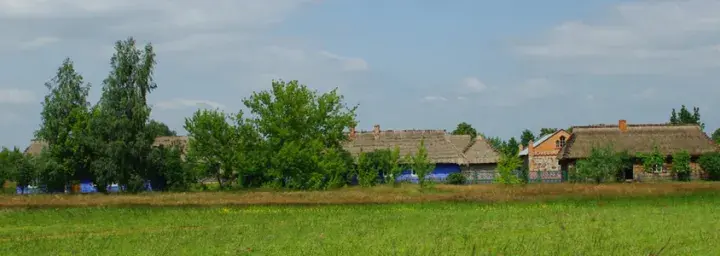 Skansen w Łowiczu: Odkryj fascynujące tradycje i historię regionu