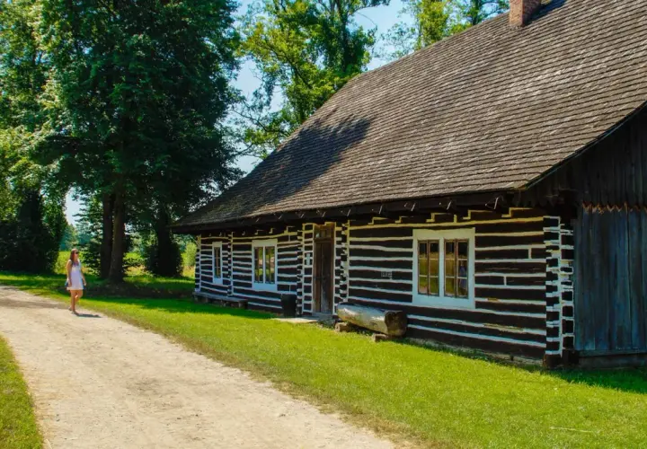 Skansen Sanok: Odkryj fascynujące tradycje i atrakcje kulturowe