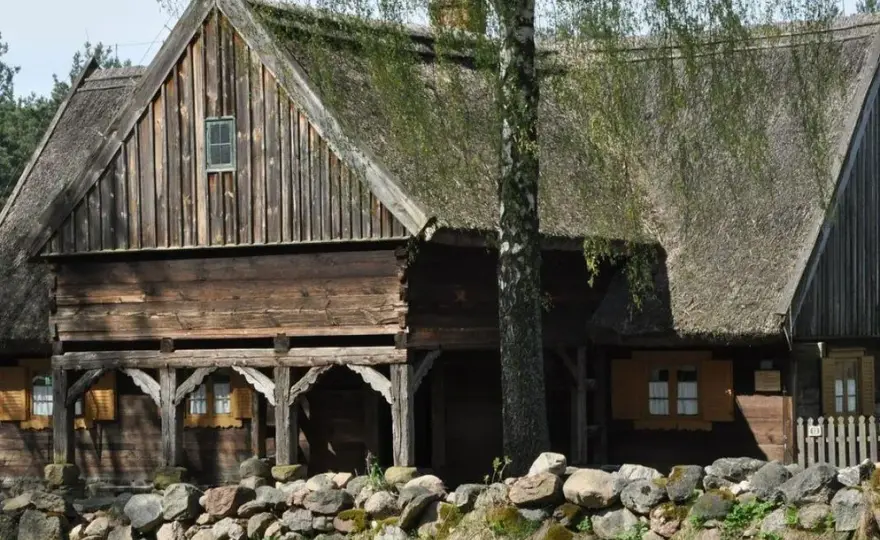 Skansen łódzkie: Odkryj fascynującą historię drewnianej architektury