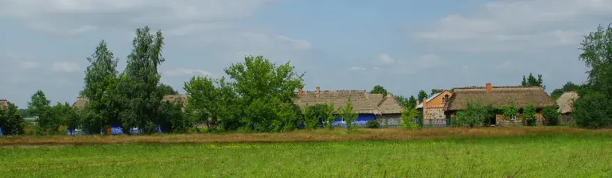Skansen w Łowiczu: Odkryj fascynujące tradycje i historię regionu