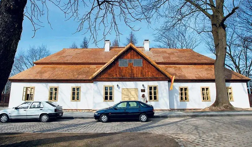 Dworek Stawy Jana: Historia, architektura i atrakcje w Łodzi